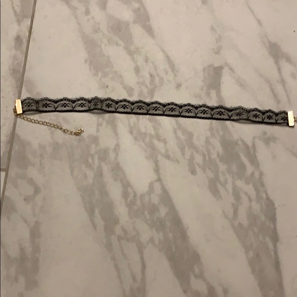 BLACk LACE CHOKER